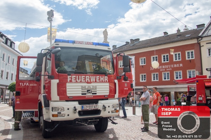  Fahrzeugschau der freiwilligen Feuerwehr Lienz im Stadtzentrum (9.7.2016)_5